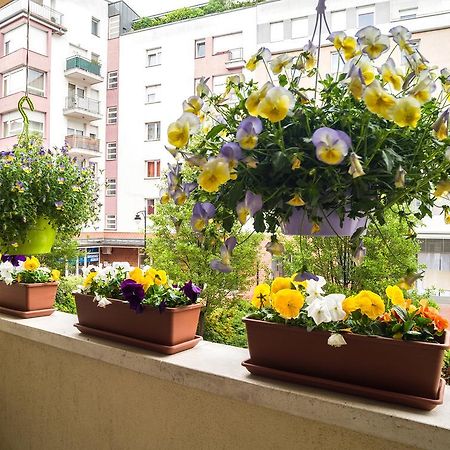 Lovely Corvin Apartment Budapest Exterior photo