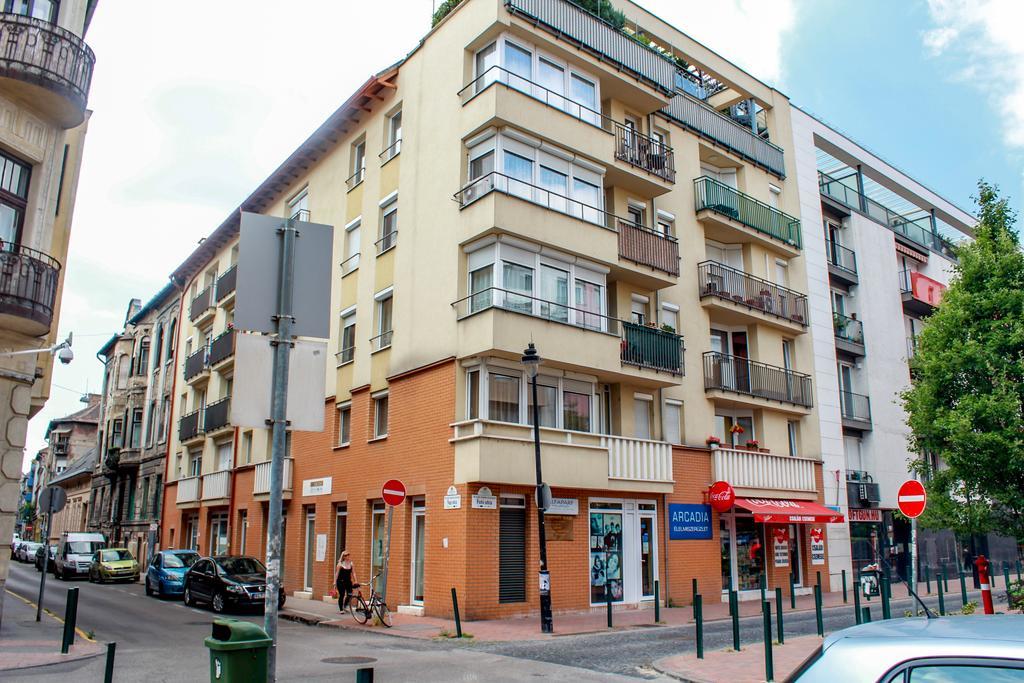 Lovely Corvin Apartment Budapest Exterior photo