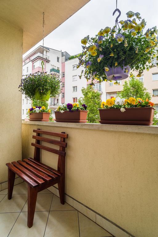 Lovely Corvin Apartment Budapest Exterior photo