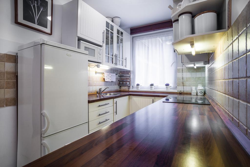 Lovely Corvin Apartment Budapest Exterior photo